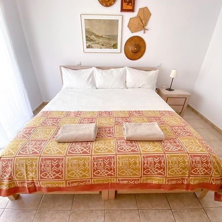 Casa Lua Guesthouse บูร์เกา ภายนอก รูปภาพ