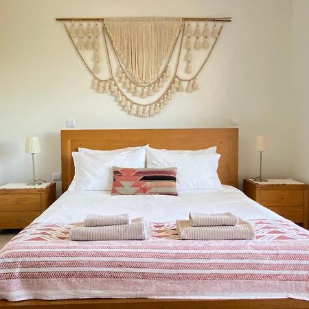 Casa Lua Guesthouse บูร์เกา ภายนอก รูปภาพ