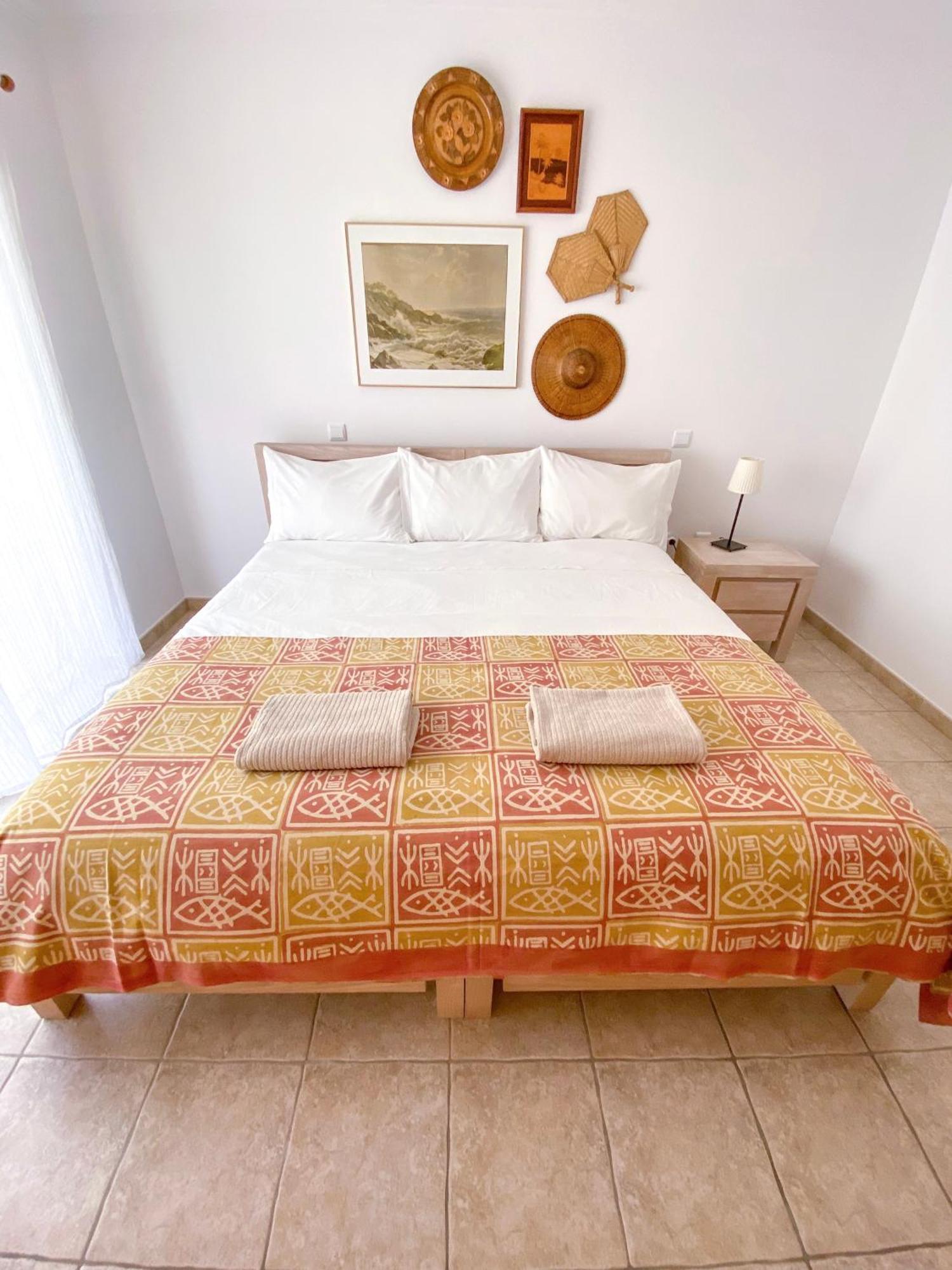 Casa Lua Guesthouse บูร์เกา ภายนอก รูปภาพ