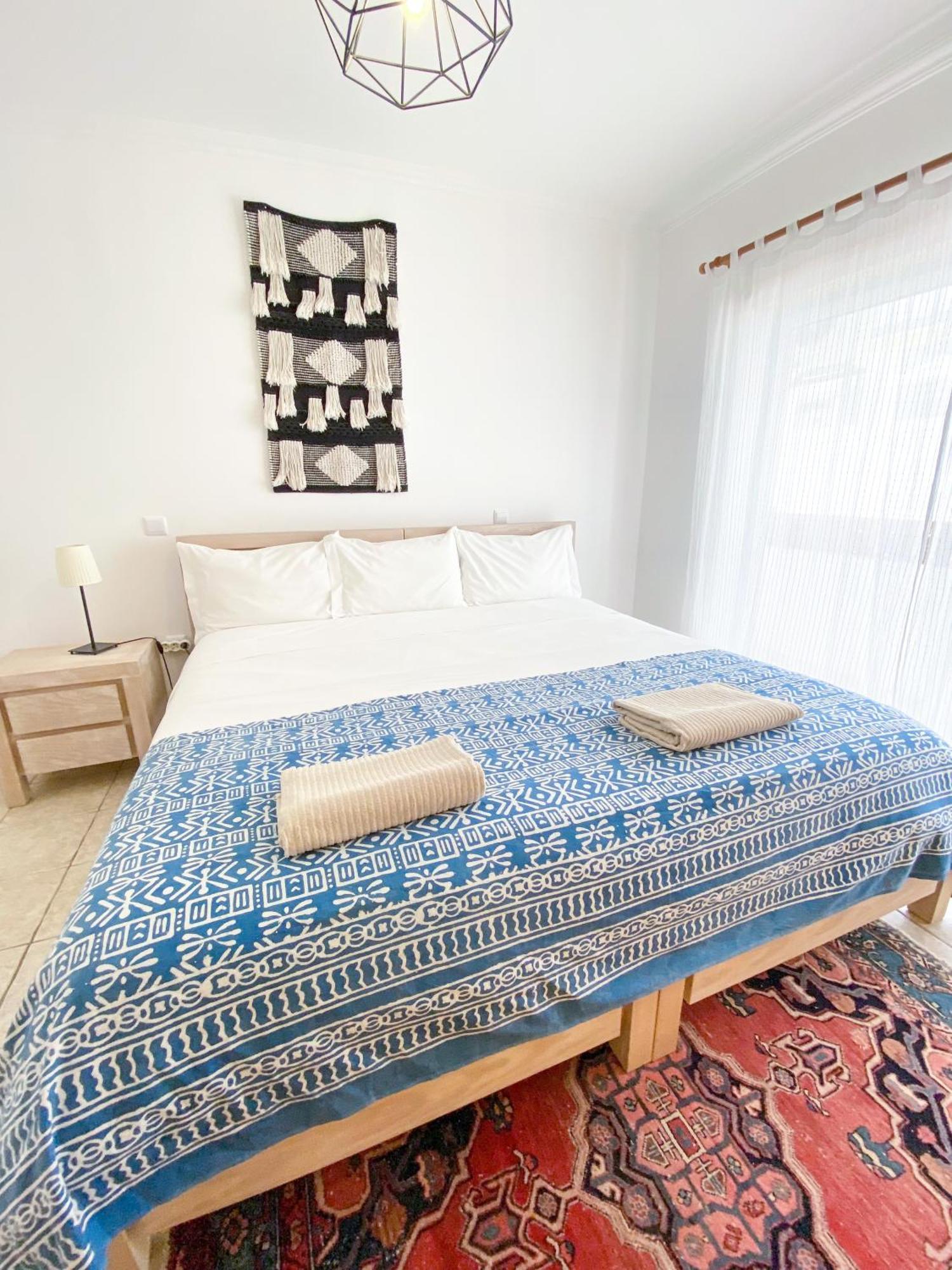 Casa Lua Guesthouse บูร์เกา ภายนอก รูปภาพ