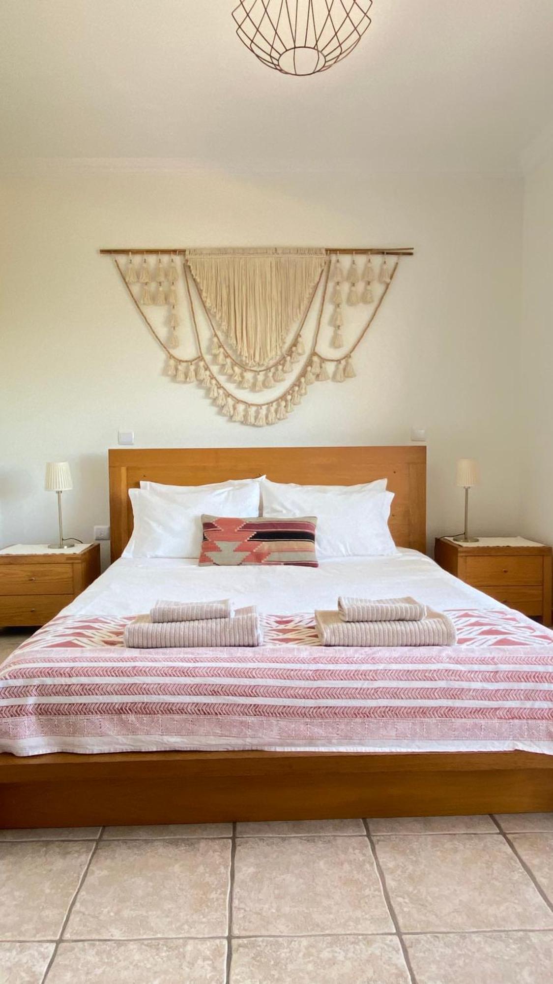 Casa Lua Guesthouse บูร์เกา ภายนอก รูปภาพ
