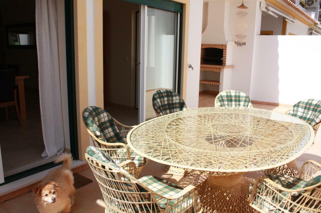 Casa Lua Guesthouse บูร์เกา ภายนอก รูปภาพ