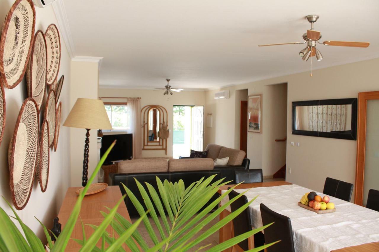 Casa Lua Guesthouse บูร์เกา ภายนอก รูปภาพ